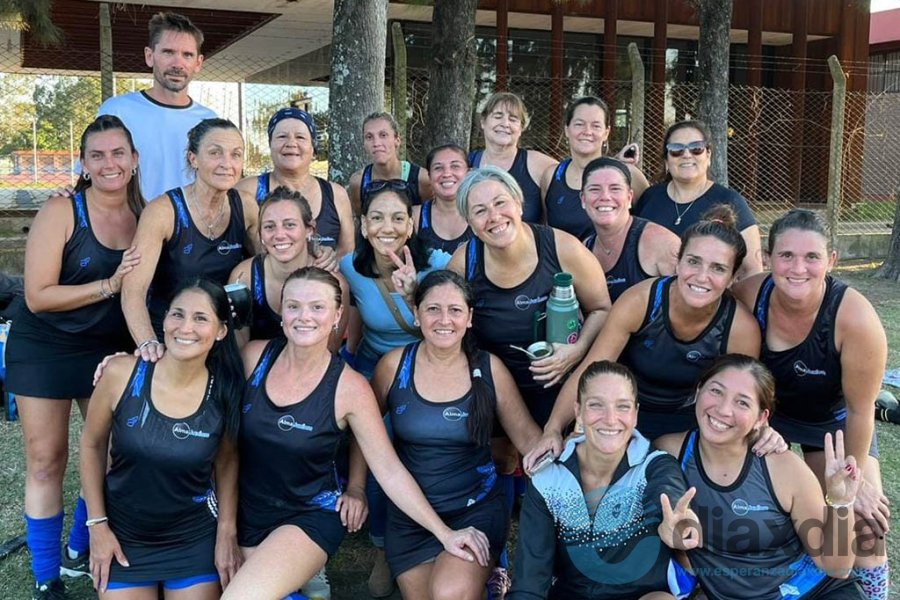 El equipo de mamis de Alma Juniors en Santa Fe