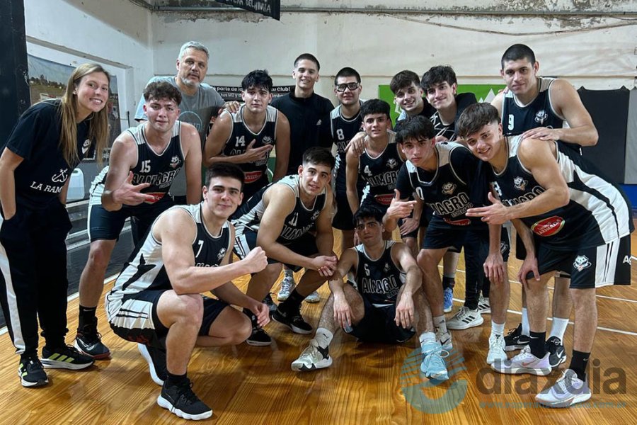 El equipo U21 de Almagro tras el triunfo de anoche