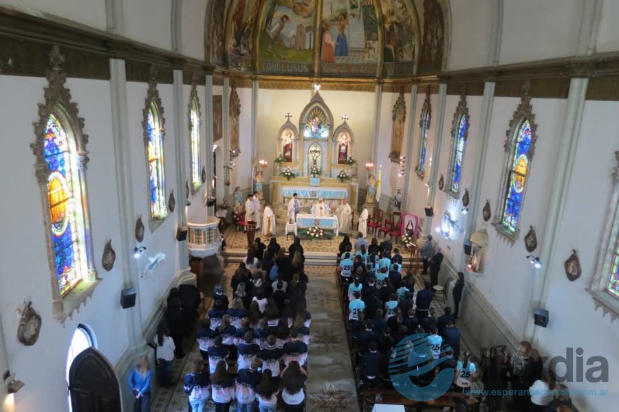 La capilla del colegio en la celebración