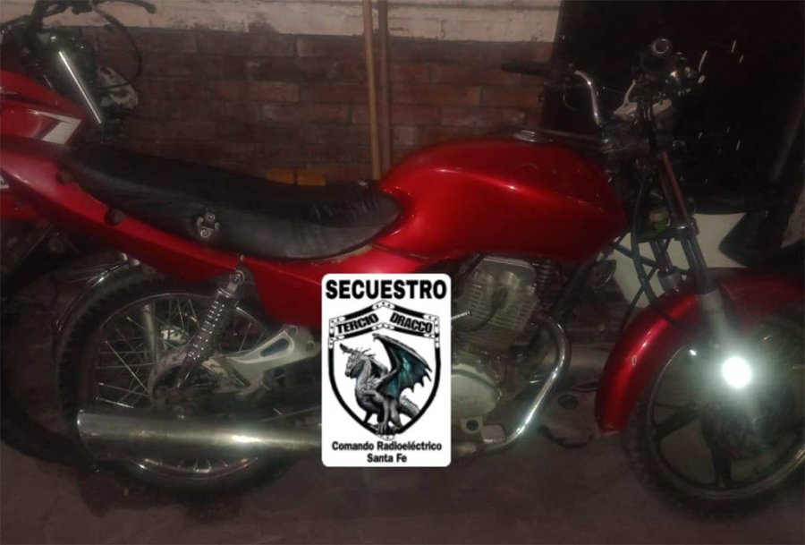 La moto recuperada por la policía de Santa Fe