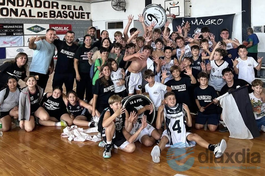 El festejo de los U13 en el 