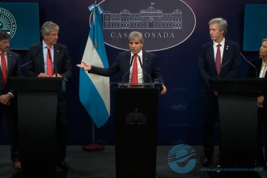 Caputo y el equipo económico con los anuncios