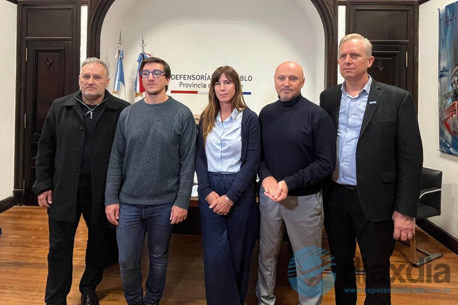 Autoridades contra la insensible motosierra