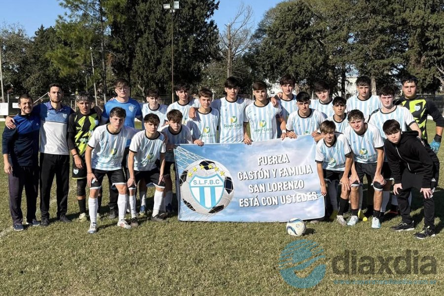 Las formativas de San Lorenzo y su saludo a Gastón