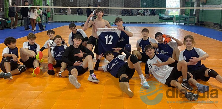 El festejo de los Sub18 en Gálvez - Foto Prensa Alma Jrs.