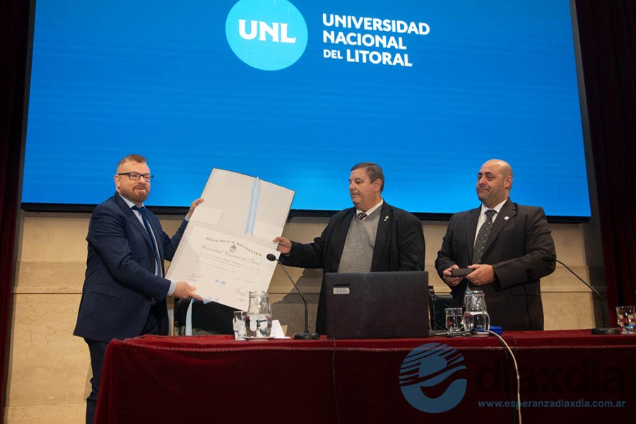 Rabinovich recibe la distinción universitaria