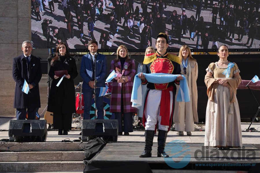 Un actor personificó a Manuel Belgrano en la jura