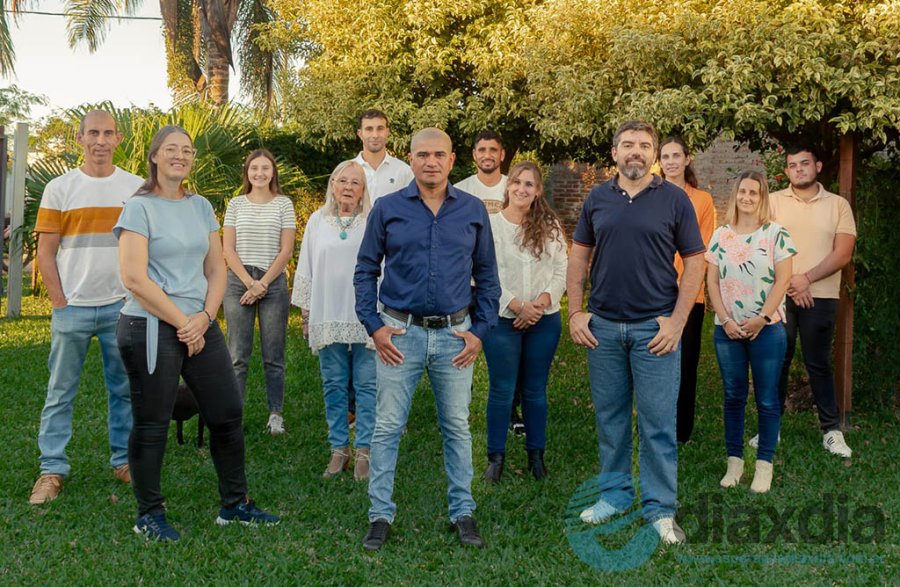 Matías Velázquez y su equipo de trabajo - Prensa