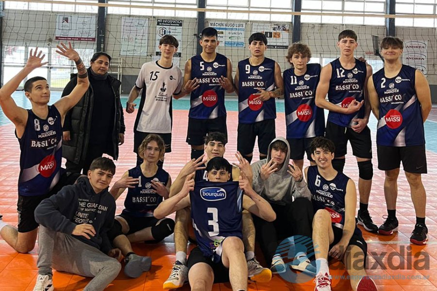 El festejo de los jugadores de Alma Juniors El festejo de los jugadores de Alma Juniors