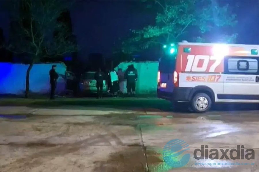 El lugar donde el auto impactó esta mañana