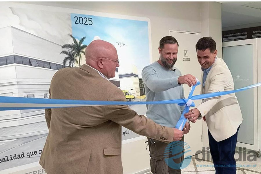 Fregona, Allín y Benitez inaugurando el mural