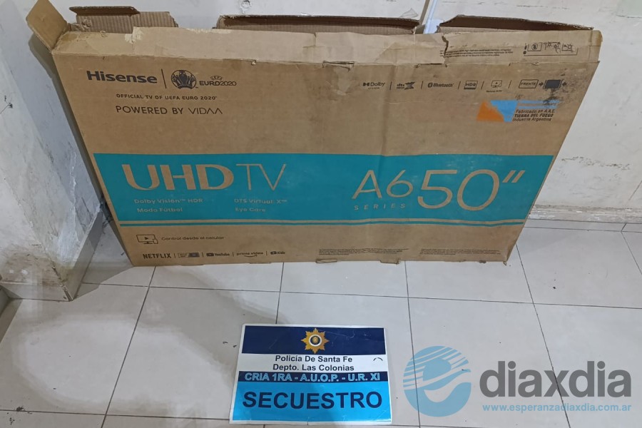 El televisor recuperado por la policía local