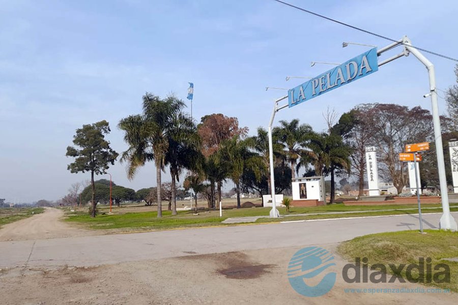 El ingreso a la localidad y la colectora