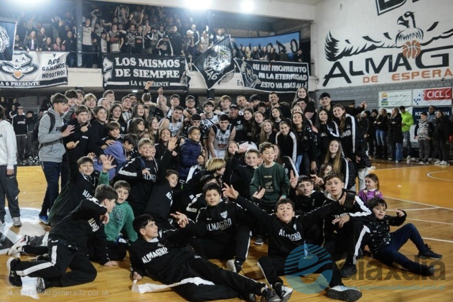 El festejo de los ganadores con su público