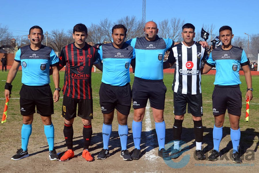 La cuaterna arbitral y los capitanes