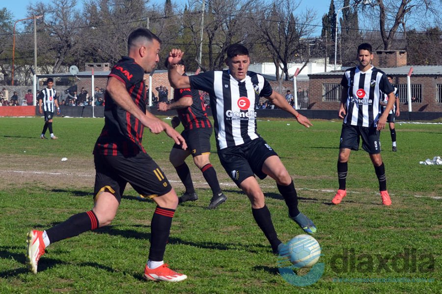 Juventud y Sportivo igualaron sin goles