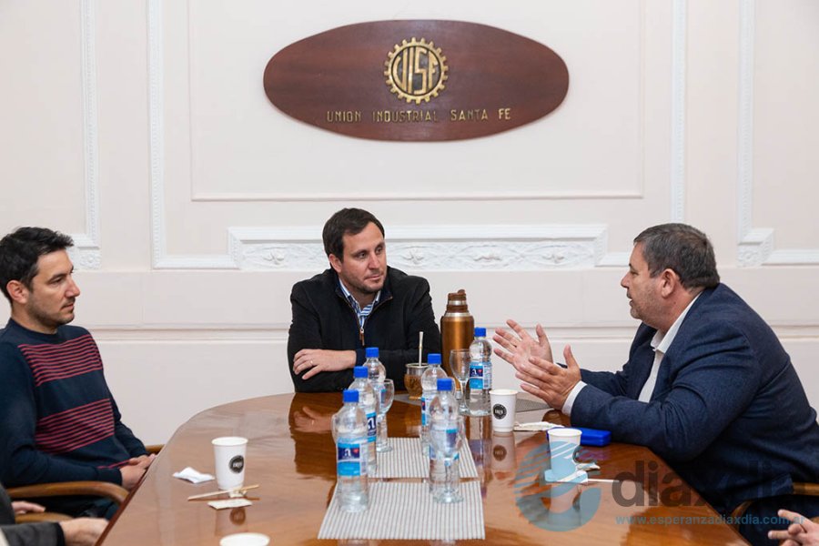 El rector y las autoridades industriales