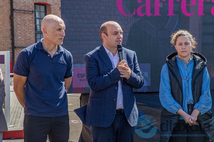 Zenclussen, Müller y Senn en el acto de apertura de la feria - Foto Prensa Municipalidad de Esperanza