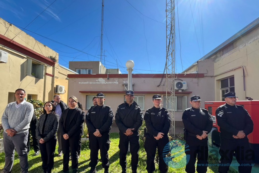 Autoridades policiales en el acto