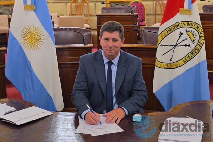 Pirola en la aprobación de la nueva constitución