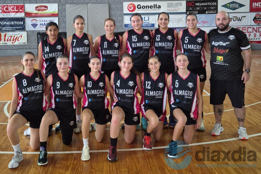 El plantel femenino U17 de Almagro