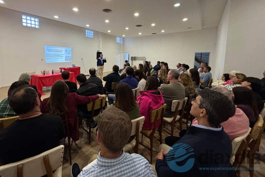 La primera de las jornadas realizadas en Esperanza La primera de las jornadas realizadas en Esperanza