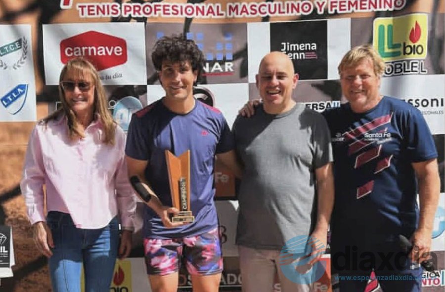 La presidenta del LTCE, el campeón, el intendente y el coordinador del torneo - Foto Prensa LTCE