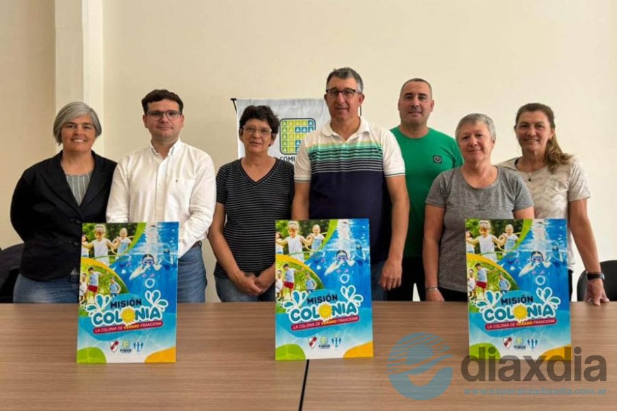 Las autoridades en la presentación