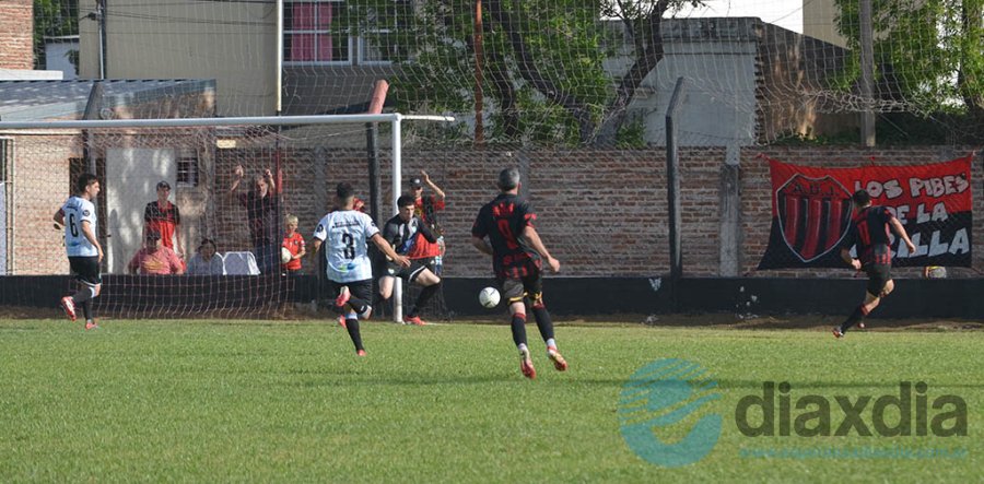 El gol de Cavallo que abrió el marcador a favor del local. La ley del 