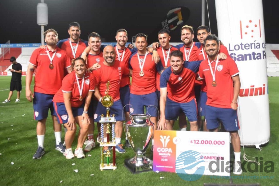 Vazzoler y el cuerpo técnico tatengue