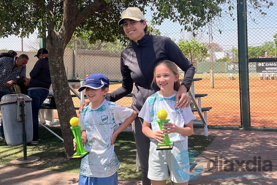 Perez y Weibel en la premiacion