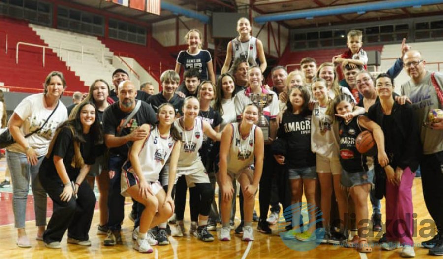 La familia de Almagro en el festejo santafesino - Prensa Almagro