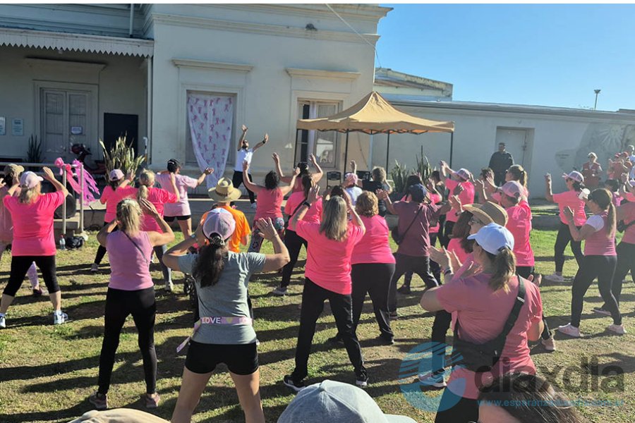 Finalizada la caminata, clase de zumba