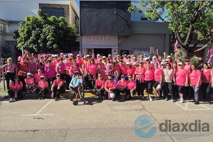 Todos los que participaron de la caminata