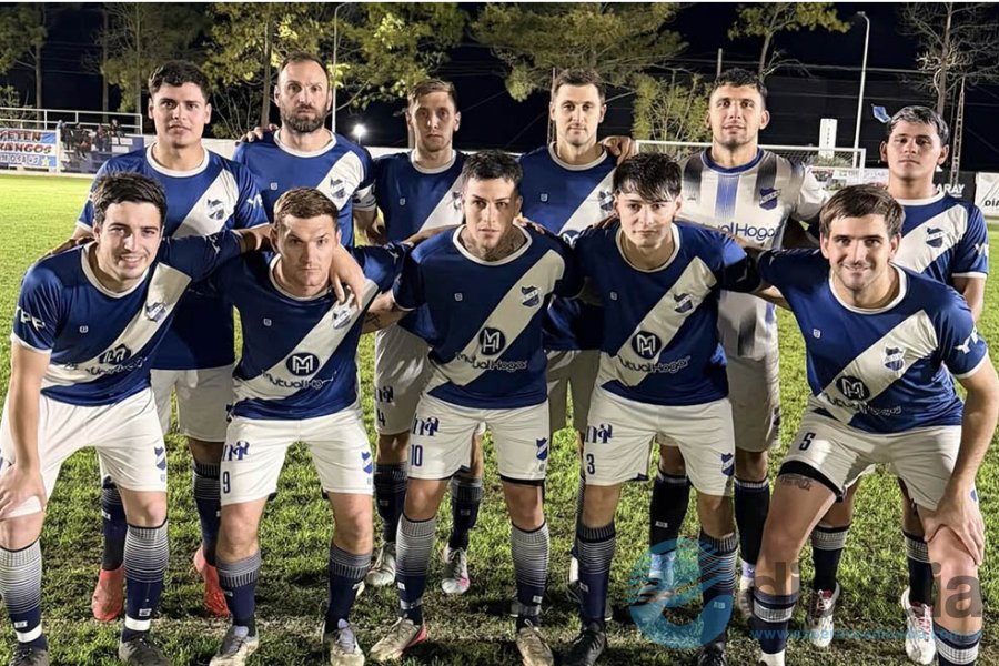 El equipo de D.F.Sarmiento anoche como local